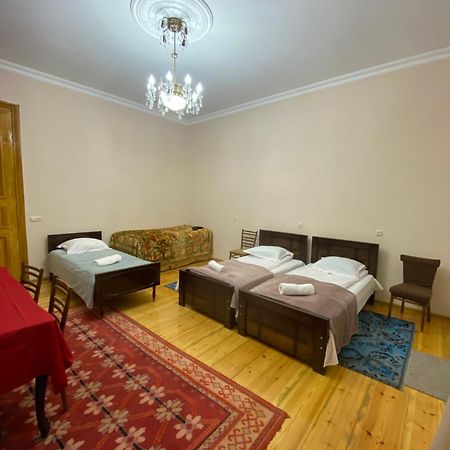 Season Hotel Кутаиси Екстериор снимка